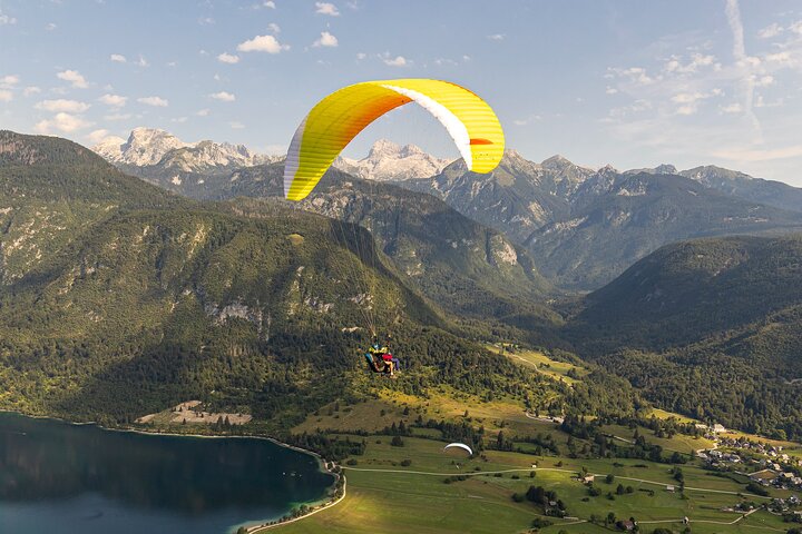 amazing-triglav-slovenia-view-tandem-flight-paragliding